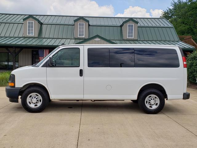 chevrolet express passenger 2017 1GNWGEFG0H1100961 image chevrolet express passenger 2017 1GNWGEFG0H1100961 image